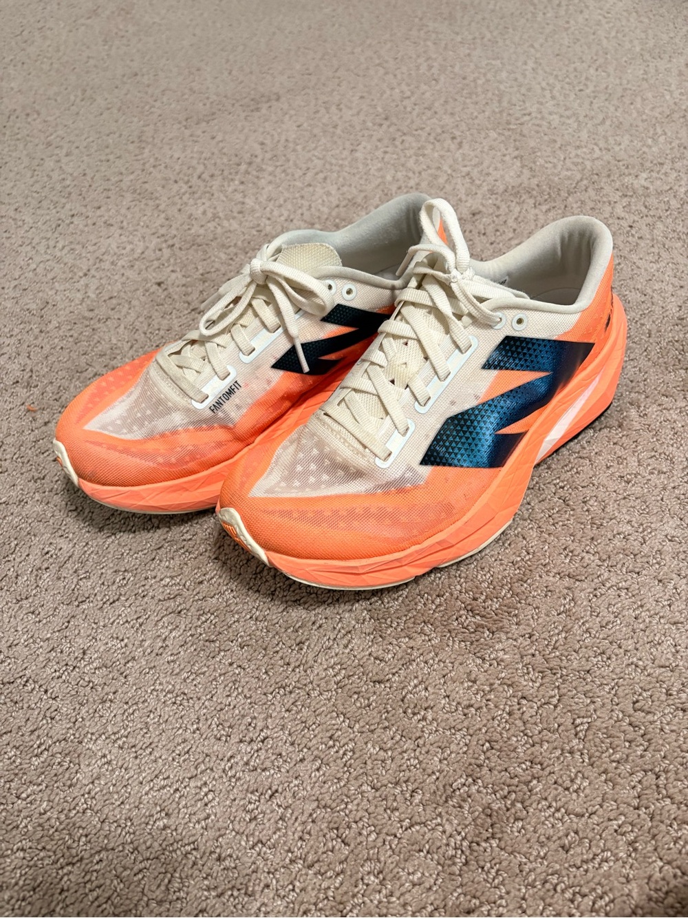 New Balance FuelCell V4